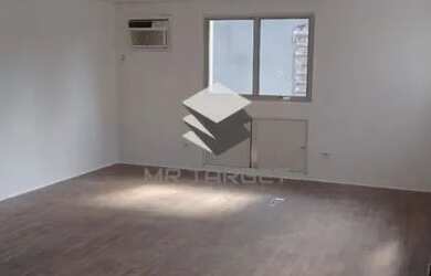 Imagem: O depósito possui 1 Vaga na garagem, 41m² de Área e está