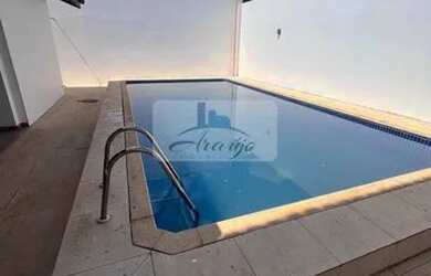 Imagem: A casa possui 4 Dormitórios, 3 Banheiros, 2 Vagas na garagem