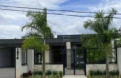 Imagem: A casa em condomínio possui 4 Dormitórios, 5 Banheiros, 5