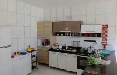 Imagem: A casa possui 2 Dormitórios, 2 Banheiros, 1 Vaga na garagem