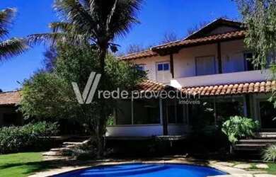 Imagem: A casa em condomínio possui 4 Dormitórios, 5 Banheiros, 3