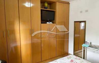 Imagem: A casa possui 2 Dormitórios, 3 Banheiros, 1 Vaga na garagem