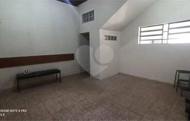 Imagem 11: Prédio comercial em Santana