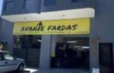 Imagem: O apartamento possui 3 Dormitórios, 1 Banheiro, 2 Vagas na