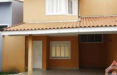 Imagem: A casa em condomínio possui 3 Dormitórios, 1 Banheiro, 2 Vagas