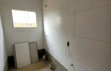 Imagem 16: CASA DE PRIMEIRA LOCAÇÃO FALTANDO ACABAMENTO A VENDA EM ARARUAMA-RJ