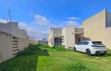 Imagem: A casa possui 2 Dormitórios, 1 Banheiro e 110m² de Área e