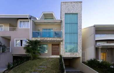 Imagem: A casa em condomínio possui 3 Dormitórios, 4 Banheiros, 4