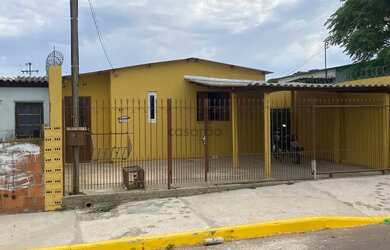 Imagem: A casa possui 3 Dormitórios, 3 Banheiros, 2 Vagas na garagem