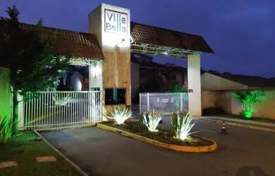 Imagem: A casa em condomínio possui 2 Dormitórios, 1 Banheiro, 2 Vagas