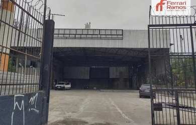 Imagem: O depósito possui 3 Vagas na garagem, 600m² de Área e está