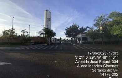 Imagem: A casa à venda possui 2 Dormitórios, 1 Banheiro, 2 Vagas na