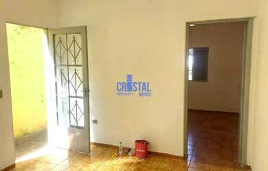 Imagem: A casa possui 2 Dormitórios, 1 Banheiro, 1 Vaga na garagem