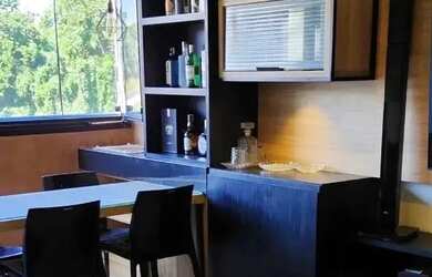 Imagem: O apartamento possui 1 Dormitório, 1 Banheiro, 1 Vaga na garagem