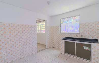 Imagem: A casa possui 2 Dormitórios, 1 Banheiro, 1 Vaga na garagem