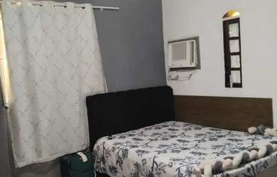 Imagem: A casa possui 1 Dormitório, 1 Banheiro, 1 Vaga na garagem