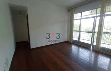 Imagem: O apartamento possui 3 Dormitórios, 1 Banheiro, 2 Vagas na