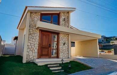 Imagem: A casa em condomínio possui 3 Dormitórios, 4 Banheiros, 2