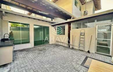 Imagem: A casa em condomínio possui 3 Dormitórios, 3 Banheiros, 2