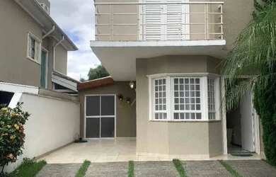 Imagem: A casa em condomínio possui 3 Dormitórios, 3 Banheiros, 3