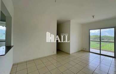 Imagem: O apartamento possui 3 Dormitórios, 1 Banheiro, 1 Vaga na garagem