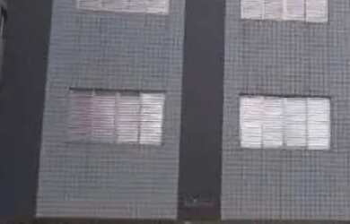 Imagem: A kitnet possui 1 Dormitório, 1 Banheiro, 1 Vaga na garagem