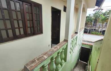 Imagem: A casa possui 1 Dormitório, 1 Banheiro, 120m² de Área e