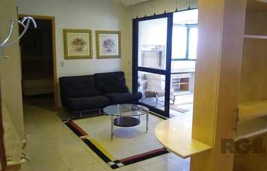 Imagem: O apartamento possui 1 Dormitório, 1 Banheiro, 1 Vaga na garagem