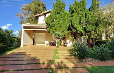 Imagem: A casa em condomínio possui 3 Dormitórios, 5 Banheiros, 4