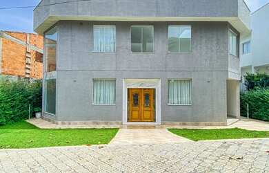 Imagem: A casa em condomínio possui 3 Dormitórios, 4 Banheiros, 4