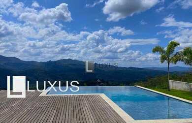 Imagem: A casa em condomínio possui 4 Dormitórios, 5 Banheiros, 4