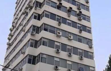 Imagem: O depósito possui 2 Vagas na garagem, 161m² de Área e está