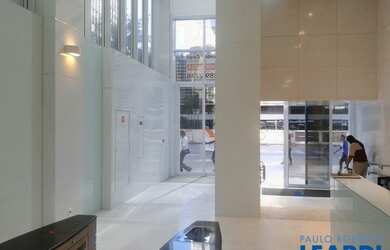 Imagem: O depósito possui 4 Vagas na garagem e 356m² de Área e está