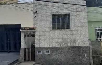 Imagem: A casa possui 4 Dormitórios, 3 Banheiros, 92m² de Área e