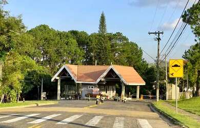 Imagem: O terreno possui 1000m² de Área, Imóvel novo e está localizado