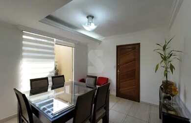 Imagem: O apartamento possui 3 Dormitórios, 1 Banheiro, 1 Vaga na garagem