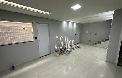 Imagem: A casa em condomínio possui 2 Dormitórios, 3 Banheiros e 75m²