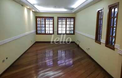 Imagem: A casa possui 3 Dormitórios, 3 Banheiros, 5 Vagas na garagem