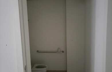 Imagem: O depósito possui 5 Vagas na garagem e 827m² de Área e está