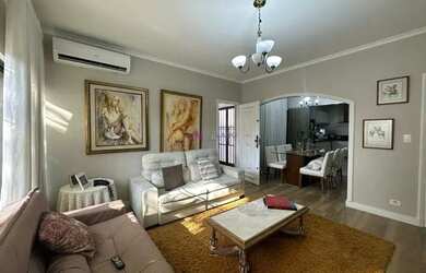 Imagem: A casa para alugar possui 3 Dormitórios, 4 Banheiros, 2 Vagas