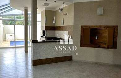 Imagem: A casa em condomínio possui 3 Dormitórios, 4 Banheiros, 2