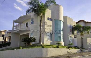 Imagem: A casa em condomínio possui 3 Dormitórios, 5 Banheiros, 2