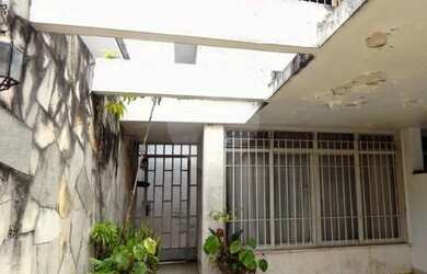 Imagem: A casa possui 3 Dormitórios, 4 Banheiros, 2 Vagas na garagem