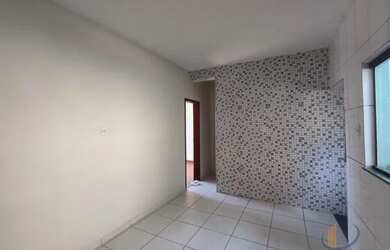 Imagem: O apartamento possui 3 Dormitórios, 1 Banheiro, 1 Vaga na garagem