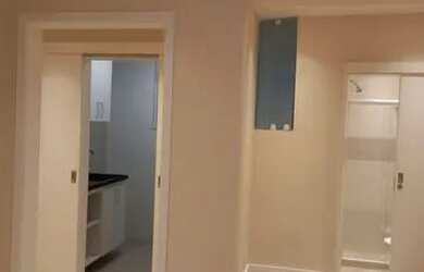 Imagem 11: Quarto e sala na primeira quadra - metrô- reformadissimo