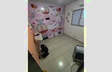 Imagem: A casa possui 2 Dormitórios, 2 Banheiros, 1 Vaga na garagem