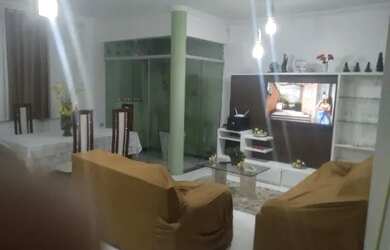 Imagem: A casa possui 4 Dormitórios e está localizado em Mosqueiro