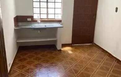 Imagem: A casa possui 2 Dormitórios, 2 Banheiros, 1 Vaga na garagem