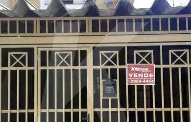 Imagem: A casa possui 3 Dormitórios, 4 Banheiros, 2 Vagas na garagem