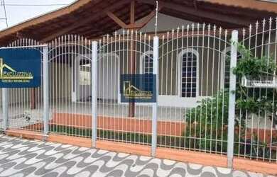 Imagem: A casa possui 3 Dormitórios, 2 Banheiros e 200m² de Área